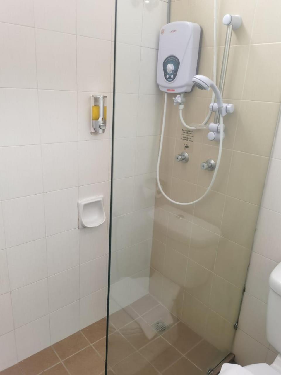 Lovita Hotel קואנטאן מראה חיצוני תמונה
